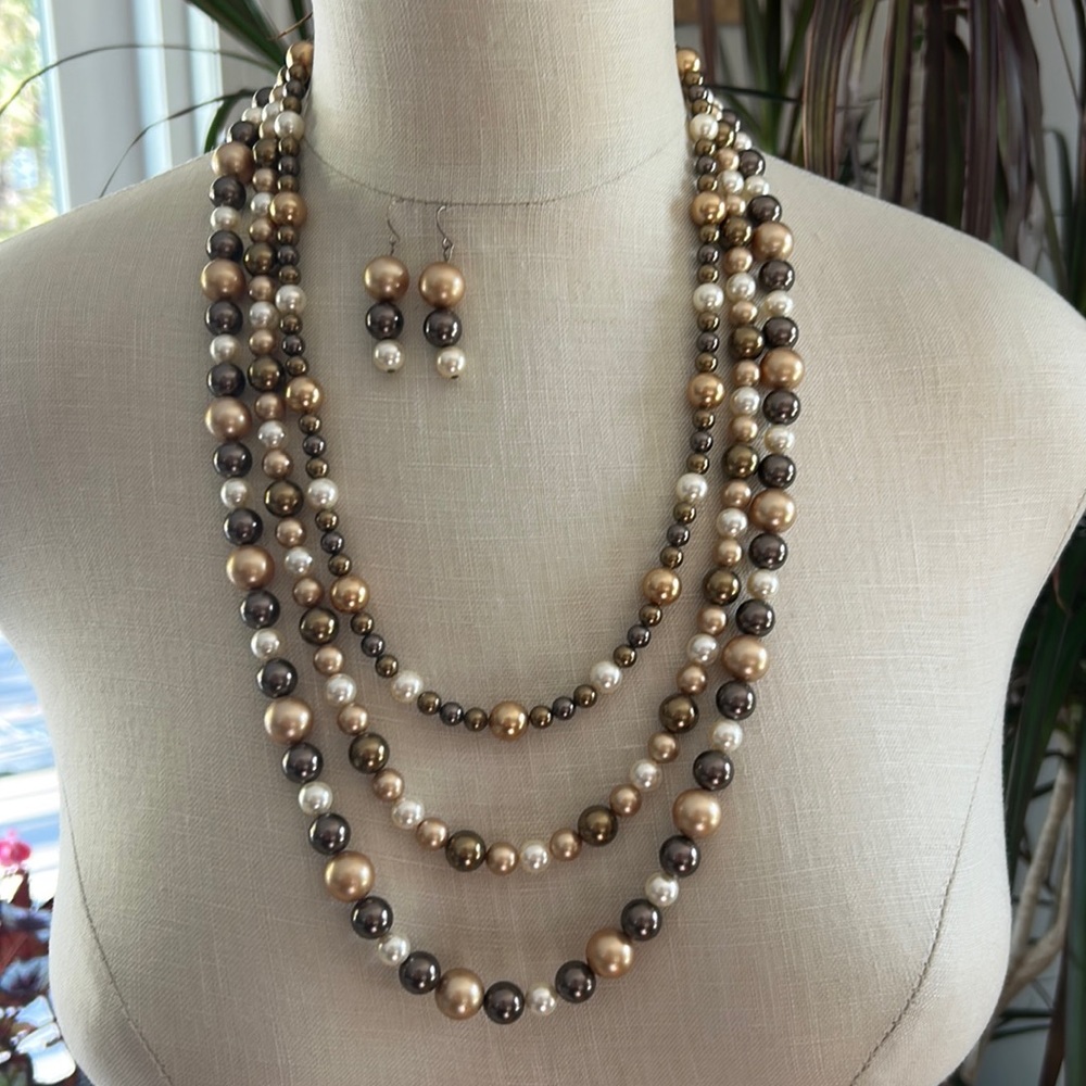 Necklace and Earrings Set :: tricolor faux pearls :: 3 graduated lengths :: EUC